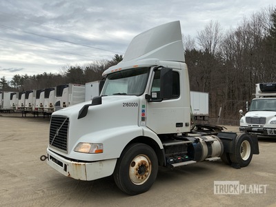 2016 Volvo VNM42T 4x2 S/A Day Cab Truck Tractor