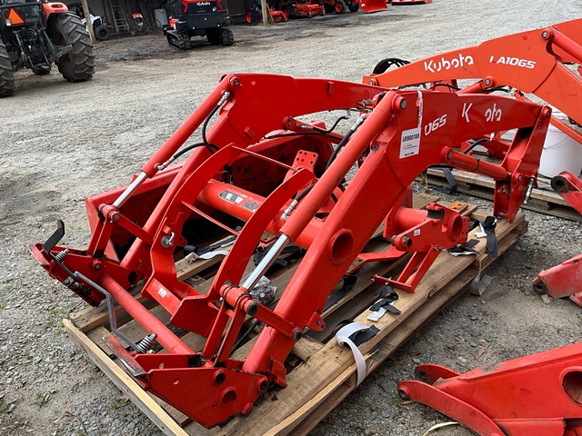 Kubota LA1065A Front Loader Attachment