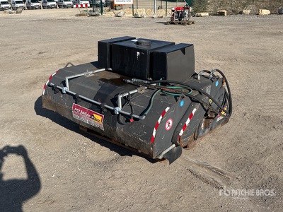 2017 U.EMME Manta 1550HD Balayeuse Scopa spazzatrice per mini pala