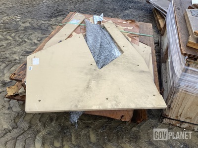 (39) Navistar 3689035C2 Vehicular Body Panels