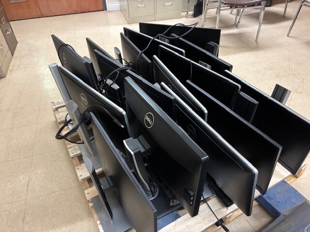 Quantity of (15)  Dell Flatscreen Computer Monitors