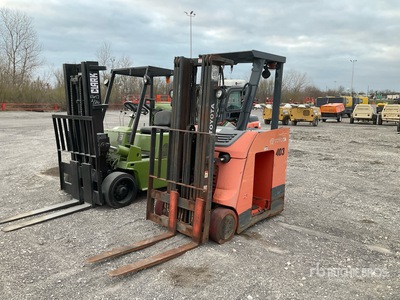 Toyota 8BNCU15 3000 lb 電動フォークリフト