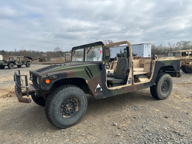 AM General M1097R1 HMMWV 4 Door w/Truck Body