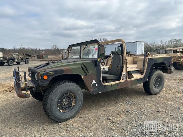 AM General M1097R1 HMMWV 4 Door w/Truck Body