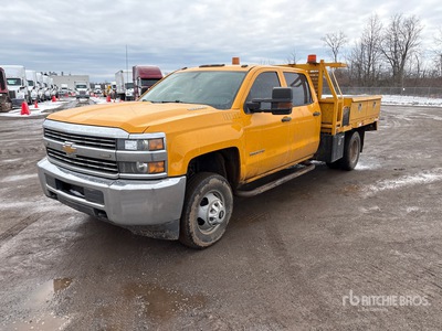 2016 Chevrolet Silverado 3500HD 4x4 Crew Cab Flatbed Truck