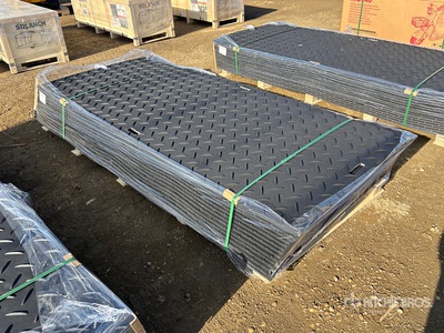 Quantity of (15) 2026 IRGPM 92 in x 42 in Ground Protection سطح (Unused)