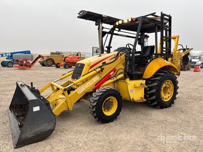 2004 New Holland LB75.B 4x4 Post Setter を見 Backhoe Loader