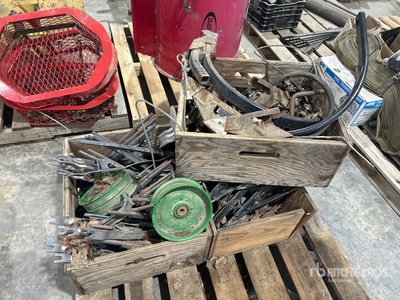 Quantity of Crop Lifters, Cultivator Shoes Parti varie