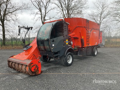 2015 Kuhn SPW 25 Mezclador de alimentacion