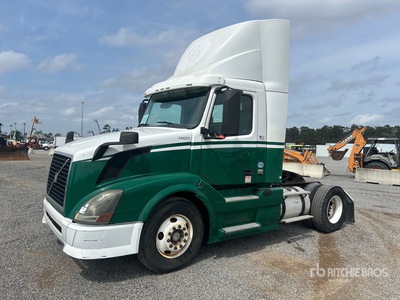 2012 Volvo VNL 4x2 تراكتور شاحنة (أحادي المحور)