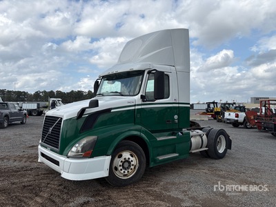 2012 Volvo VNL 4x2 S/A Day Cab Truck Tractor