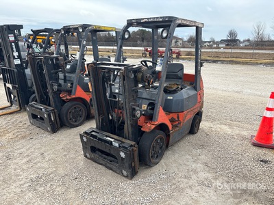 2004 Toyota 7FGCU25 4700 lb Cushion Tire Gabelstapler