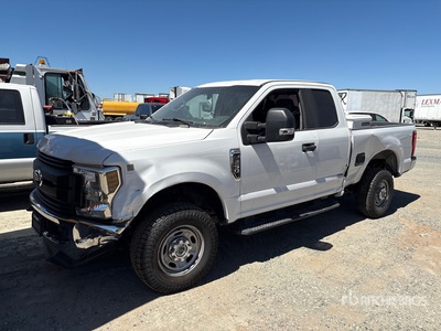 2019 Ford F-250 XL 4x4 Extended Cab ピックアップ (Inoperable)