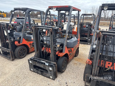 2004 Toyota 7FGCU25 4700 lb Cushion Tire Gabelstapler