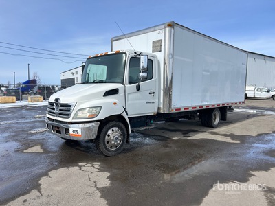 2009 Hino 185 4x2 شاحنة فان