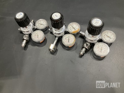 (20) Puritan-Bennett 30 Medical Gas Pressure Regulators