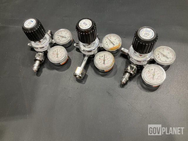 (20) Puritan-Bennett 30 Medical Gas Pressure Regulators