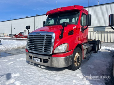 2014 Freightliner Cascadia 113 6x4 Ciągnik siodłowy T/A z kabiną dzienną (Inoperable)