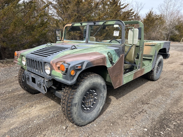 1996 AM General M1097A2 HMMWV 2 Door w/Truck Body