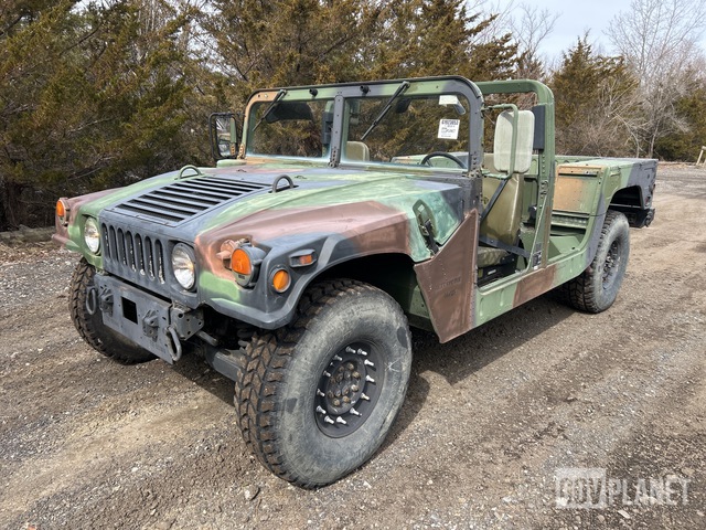1996 AM General M1097A2 HMMWV 2 Door w/Truck Body