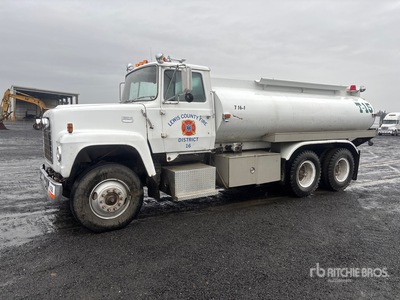 1975 Ford U900 6x4 Water Truck