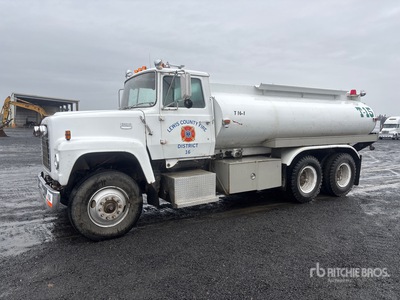 1975 Ford U900 4000 gal 6x4 Water Truck