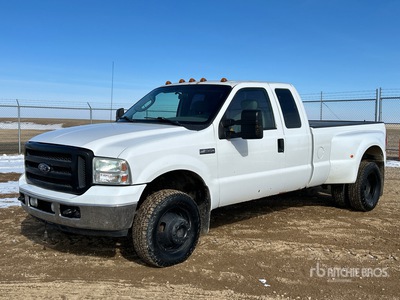 2006 Ford F-350 XLT 4x4 Extended Cab Pickup