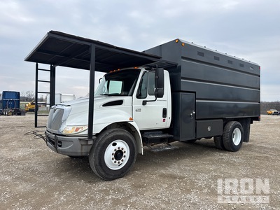 2006 International 4300 4x2 Chipper Truck
