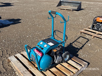 Makita Mac5200 6.5 cfm Mobile 5.2 gal コンプレッサー