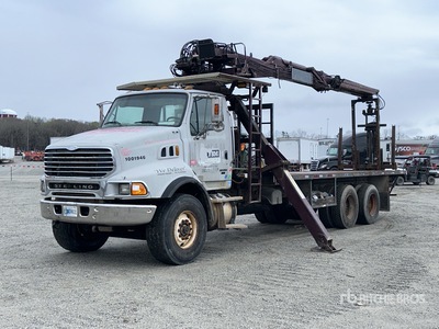 2007 IMT 16000 SERIES III CRANE 42' BOOM (2H) 16000 lb Articulated Boom on 2007 Sterling LT9500 6x4 mobiele kraan
