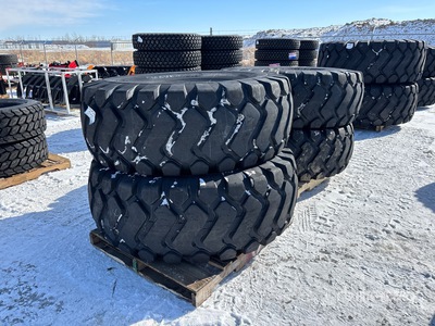 Quantity of (4) Maverick 23.5-25 E3/L3 Neumáticos (Unused)