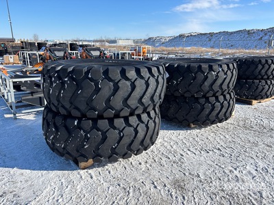 Quantity of (4) Maverick 23.5-25 E3/L3 Pneumatici (Unused)