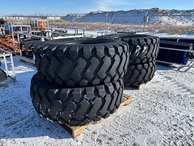 Quantity of (4) Maverick 20.5-25 E3/L3 Pneumatici (Unused)