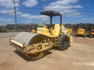 Sakai SV400 Smooth Drum Compactor