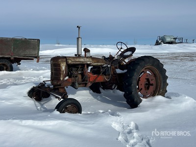 International Farmall 2WD Tractor (Inoperable)