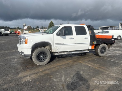 2013 GMC Sierra 2500HD Denali 4x4 Crew Cab Flatbed Truck