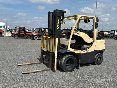 Hyster H90FT 8350 lb Pneumatic Tire Chariot Élévateur