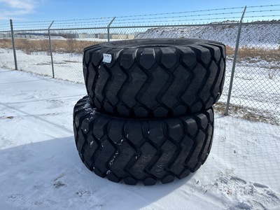 Quantity of (2) Maverick 29.5-25 Neumáticos (Unused)