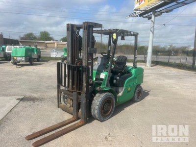 2015 Mitsubishi FD30N-D 5500 lb Pneumatic Tire Heftruck