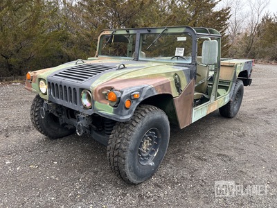 1997 AM General M1097A2 HMMWV 2 Door w/Truck Body