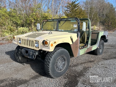 1987 AM General M1097A2 HMMWV 2 Door w/Truck Body