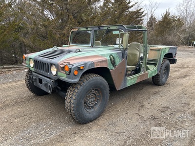 1997 AM General M1097A2 HMMWV 2 Door w/Truck Body