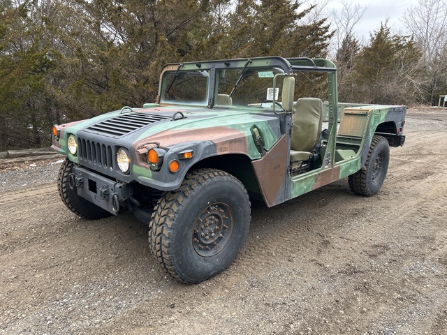 1997 AM General M1097A2 HMMWV 2 Door w/Truck Body