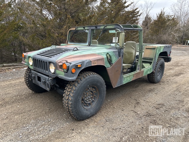 1997 AM General M1097A2 HMMWV 2 Door w/Truck Body