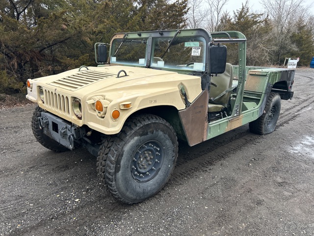 1997 AM General M1097A2 HMMWV 2 Door w/Truck Body