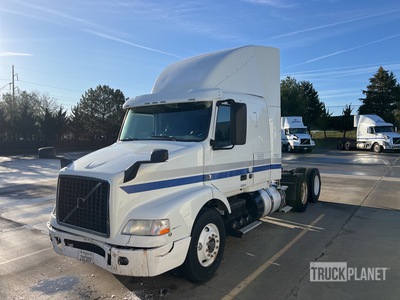 2016 Volvo VNM 6x4 Sleeper Prime Mover