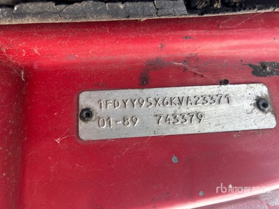 1989 Ford LTA9000 Ciężarówka z powłoką uszczelniającą