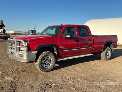 2005 Chevrolet Silverado 2500HD LT 4x4 Crew Cab Pick Up