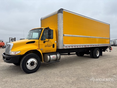 2019 International 4300 4x2 Furgoneta caja cerrada