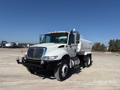 2019 International 4300 2000 gal 4x2 Water Truck